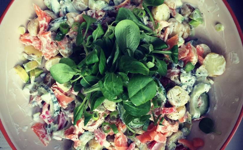 Salade van krieltjes en gerookte zalm