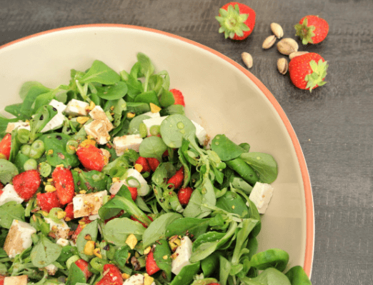 recept salade met aardbeien feta en pistachenootjes kha koolhydraatarm makkelijk en snel buufenbuuf